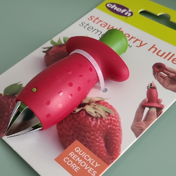 Chef'n Strawberry Huller Tool - Picture 1 of 5